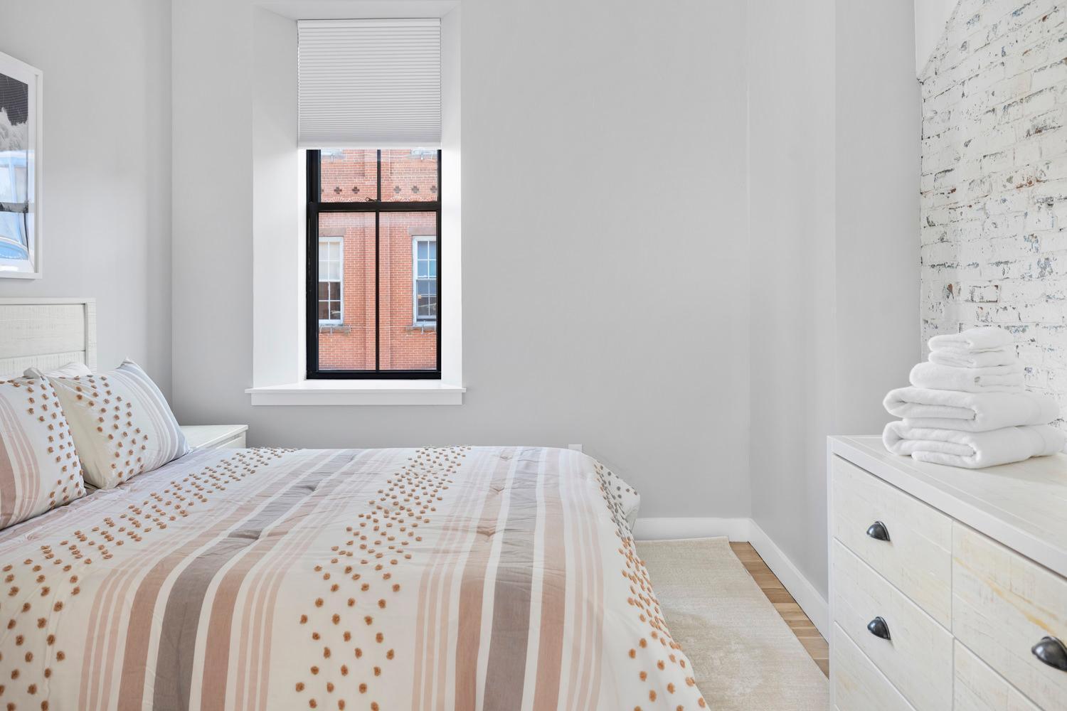 Modern Remodeled Loft In Portlands Iconic Old Port Exterior foto